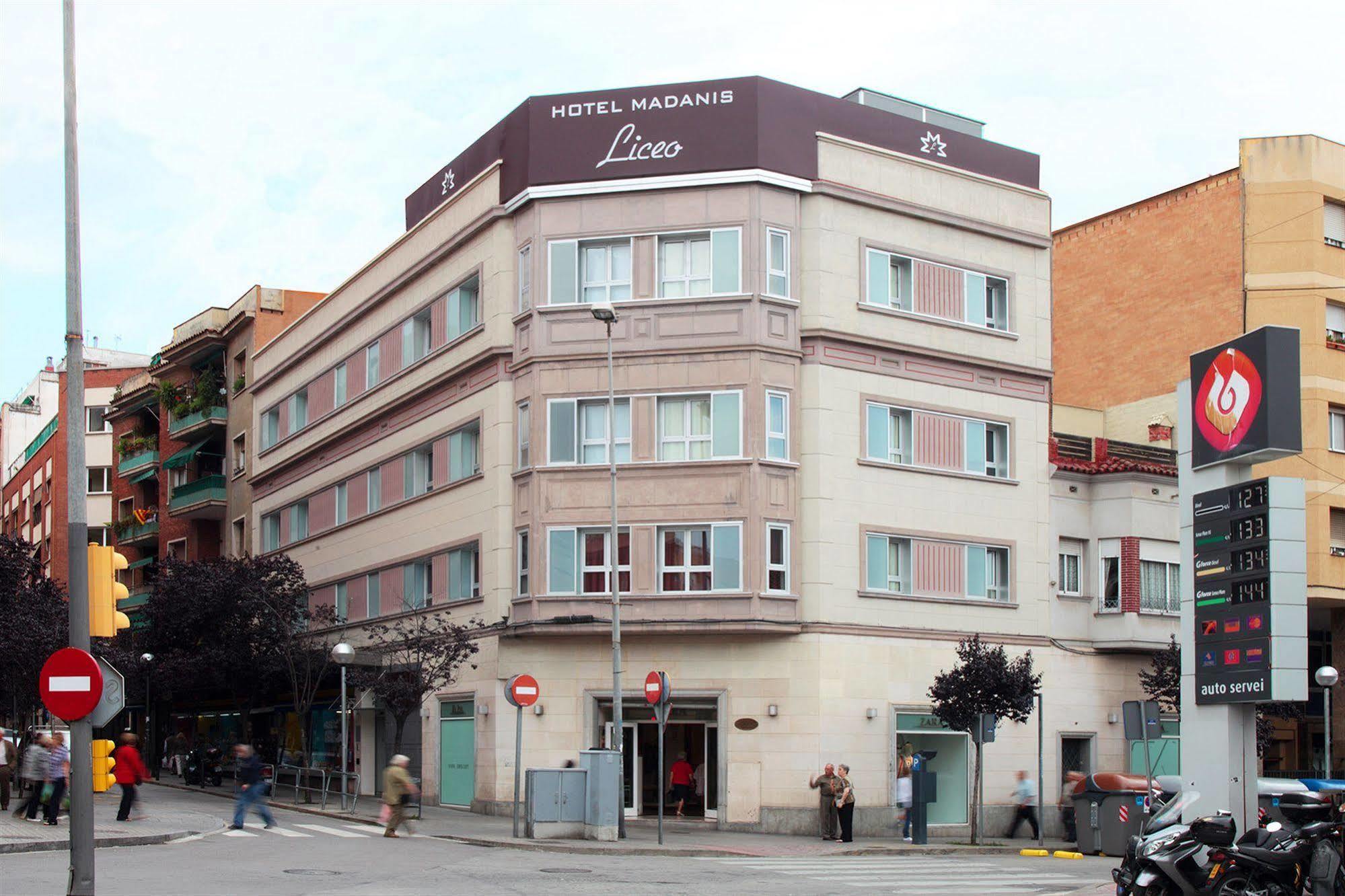 Hotel Madanis Liceo L'Hospitalet de Llobregat Esterno foto